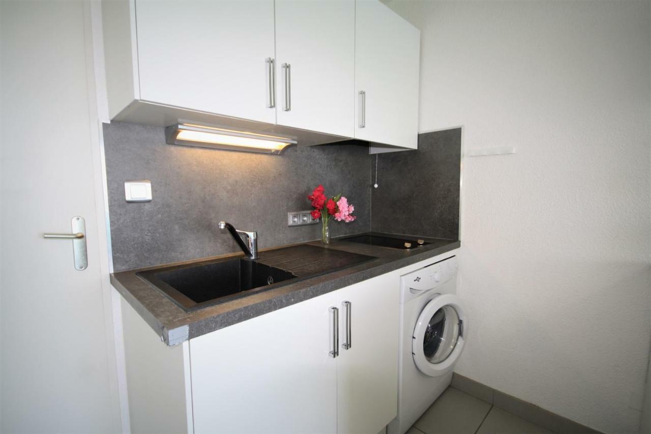 Residence La Voile Blanche 4 弗龙蒂尼昂 外观 照片